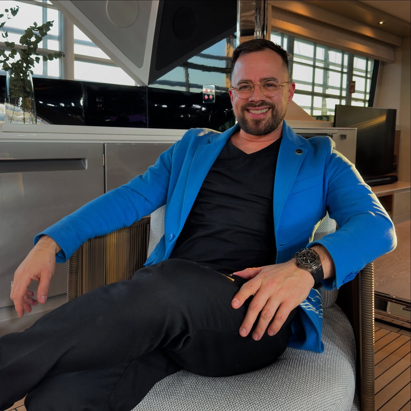 Liebe Grüße von der BOOT Düsseldorf! Besucht @merosyachtsharing gerne auf der Messe gemeinsam mit @sunseeker_int 🛥️#luxurylifestyle #yacht #meros #luxuryyachtdining #düsseldorf #fair #sunseekeryachts