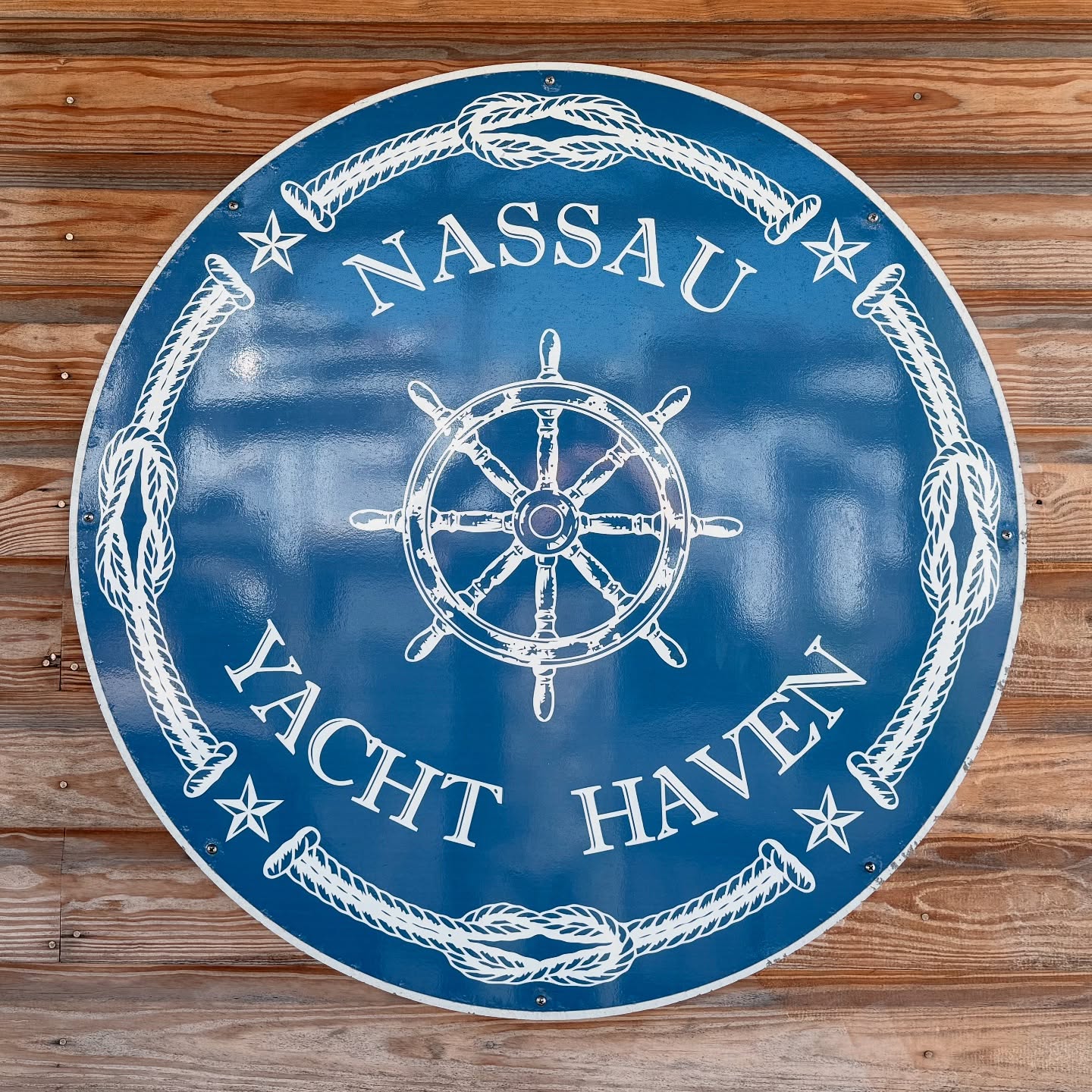 Greetings from the Bahamas 🇧🇸 #luxuryyachtdining #schmackofatzo #meros #lifestyle #luxury #style #yacht #travel